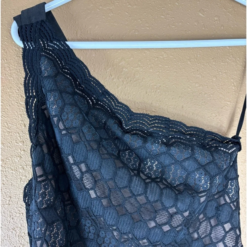 Aijek Rylee Lace Toga‎ Maxi Dress - Picture 6 of 9